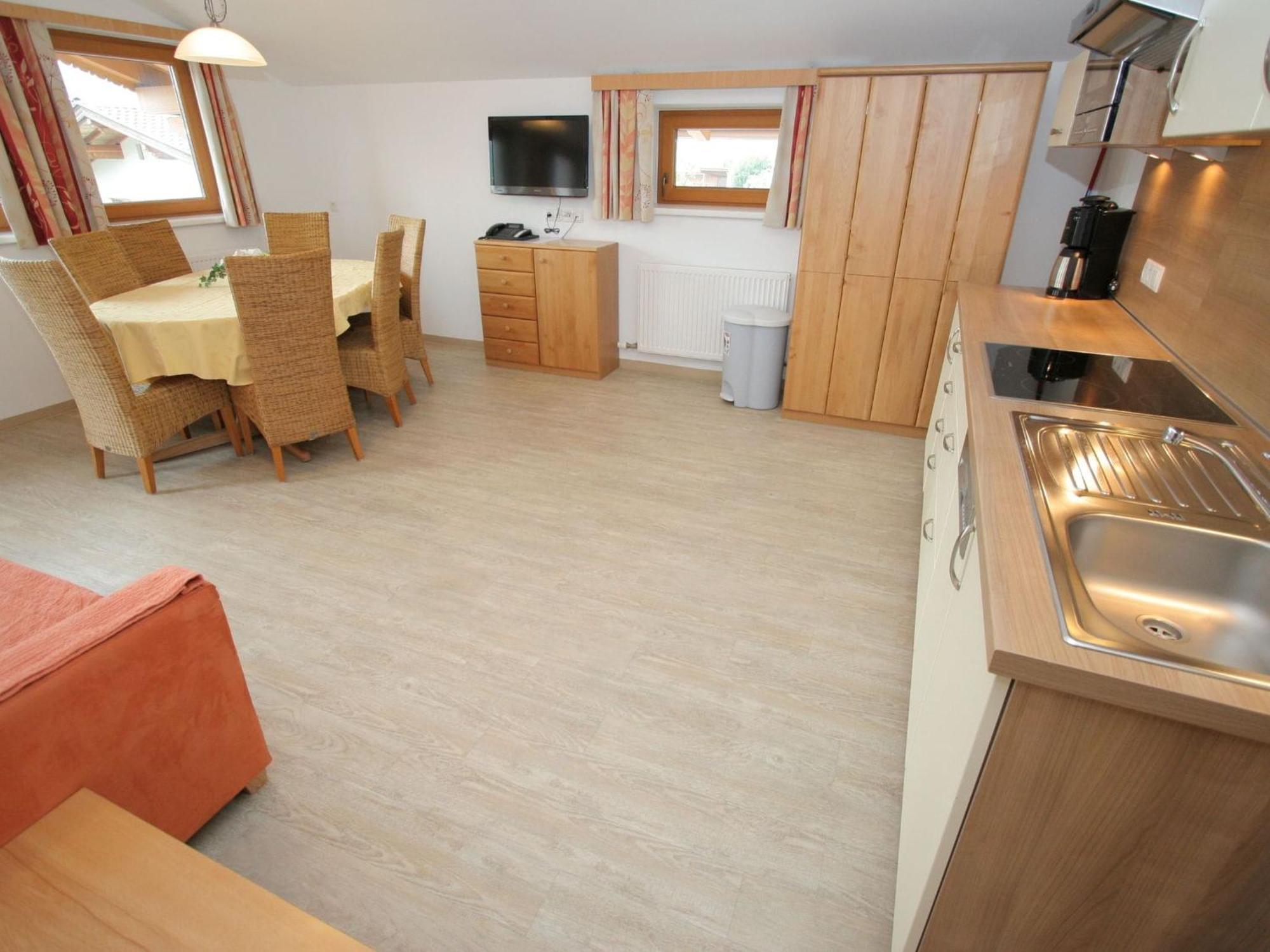 Spacious Holiday Flat Close To The Ski Area Uderns Exterior foto